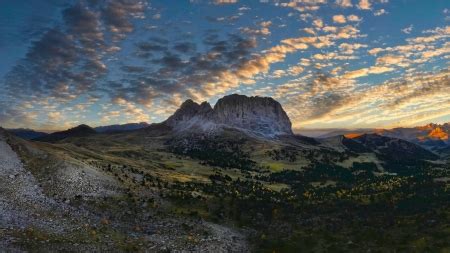 The Dolomites in Italy at sunrise - Sunsets & Nature Background ...