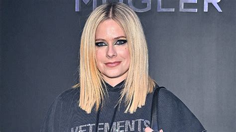 Avril Lavigne’s Husband: Her Ex Spouses & Past Engagement To Mod Sun ...