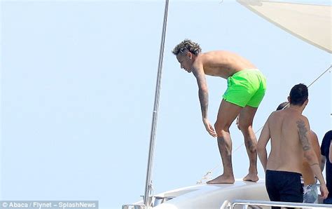 Neymar And Friends Party On Yacht (Photos) - Sports - Nigeria