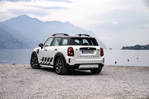 Mini Countryman Cooper SE ALL4 Untamed Edition (2023) - pictures ...