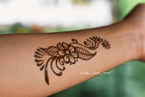 10 Beautiful and Simple Henna Designs for Your Front Hand You Need to Try ASAP