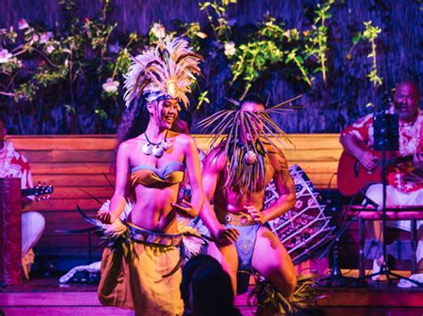 Pa'ina Waikiki - Luau at the Waikiki Beach Marriott