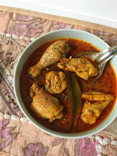 Chicken Salan Recipe | Pakistani Chicken Curry | Murghi Ka Shorba - Fatima Cooks