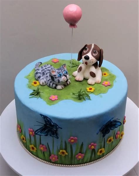 Dog & Cat cake | Cat cake, Dog birthday cake, Fondant dog