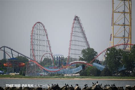 Magnum XL 200 at Cedar Point | Theme Park Archive