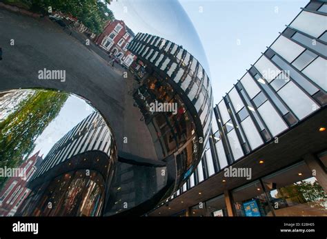 Nottingham Playhouse and Sky Mirror, Nottingham City England UK Stock ...