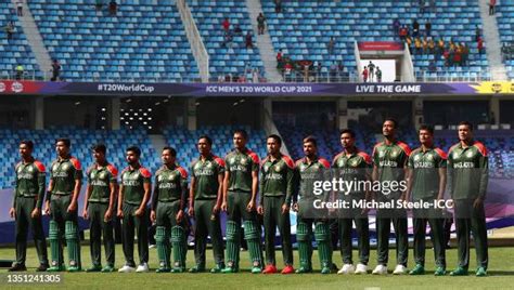 Bangladesh National Anthem Photos and Premium High Res Pictures - Getty ...