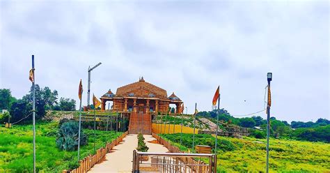 Someshwar Mandir Arail Ghat Prayagraj | Prayagraj, Paris Skyline