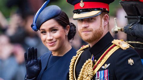 Anti-paparazzi Meghan Markle used to CONSPIRE with photographers to set ...