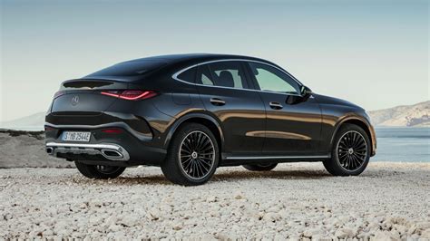 Trưởng thành hơn, đẳng cấp hơn: Mercedes-Benz GLC Coupe 2024 trở thành ...