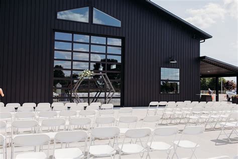 Why A Modern Barn Wedding Is The Best Idea For You - The Grange Hall