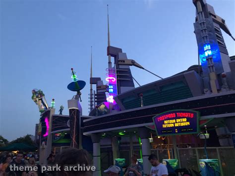 Buzz Lightyear Laser Blast at Disneyland Paris | Theme Park Archive