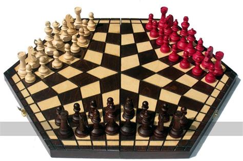 Large 3 Player Chess Set - 54cm board WITHOUT edge numbers (brown, white and red pieces): Amazon ...