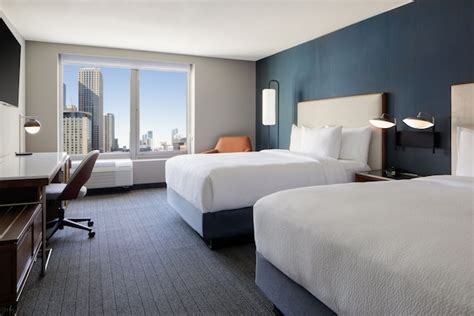 Courtyard by Marriott Chicago Downtown River North Reviews, Deals ...