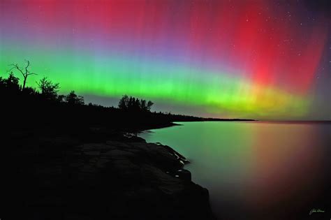 Superior Aurora Lake Superior North Shore, Minnesota | Aurora borealis ...