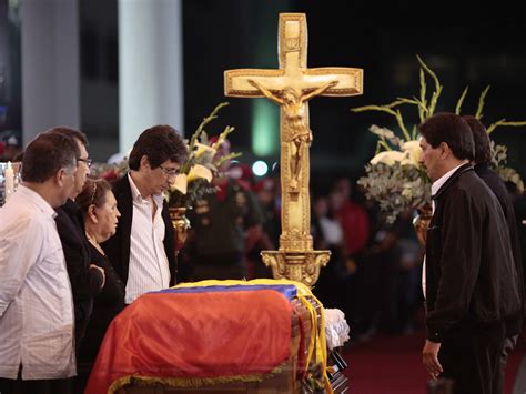 Hugo Chavez died of massive heart attack: top general - CBS News