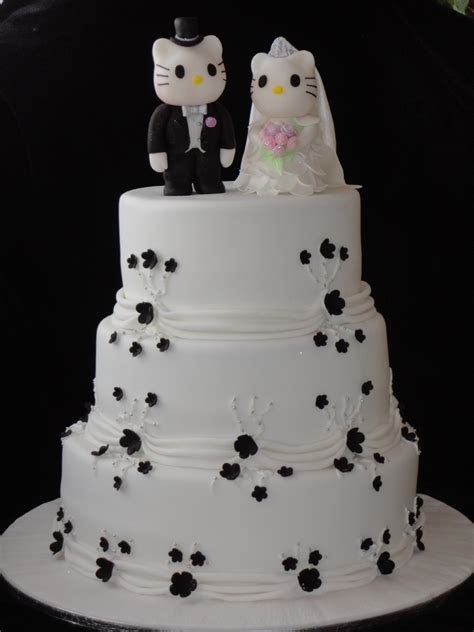 Hello Kitty Wedding Cake - CakeCentral.com