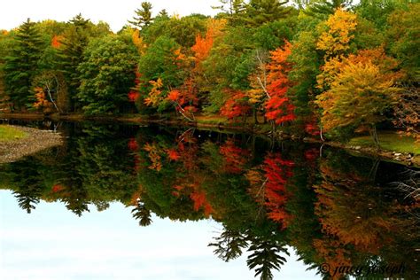 Fall foliage destinations in Rhode Island - Travelyy.com