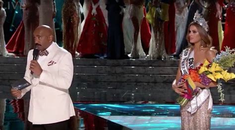 Steve Harvey Apologizes After Crowning The Wrong Miss Universe: WATCH ...