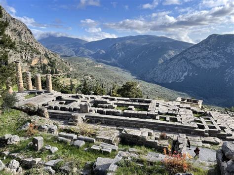 Guide to Visiting the Delphi Archaeological Museum and Site - JV Wanderings