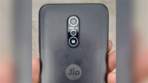 Jio Phone 5G design revealed through hands-on images; key specs and ...