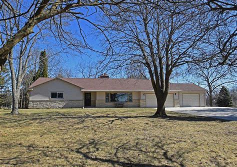 W299N6752 County Rd E, Hartland, WI 53029 | MLS# 1517799 | Redfin