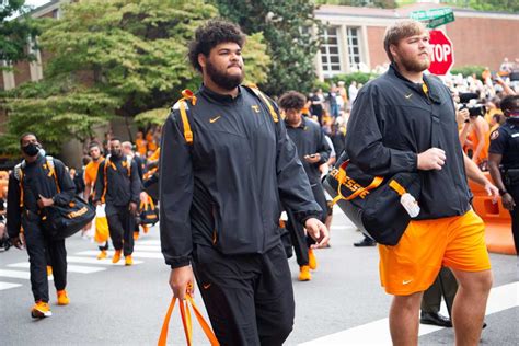 Darnell Wright Representing Tennessee Football At Reese's Senior Bowl - Sports Illustrated ...