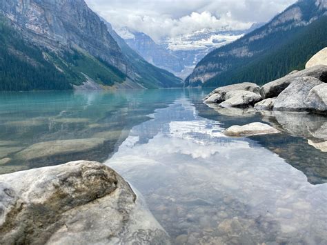 Lake Louise, Banff [4032x3024] [OC] : r/EarthPorn