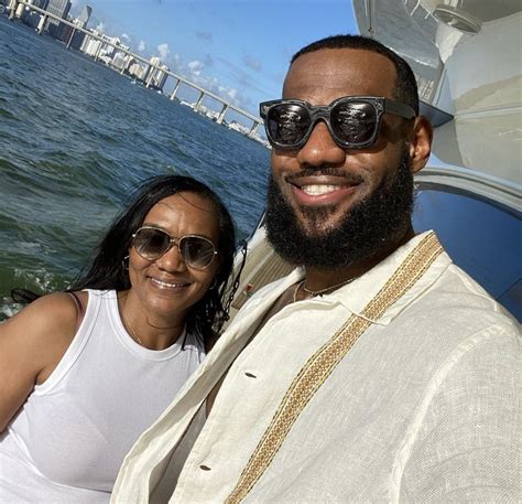 LeBron James Shares Beautiful Tribute To His Mother Gloria James ...