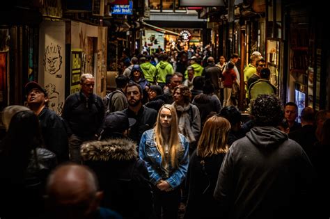 Your fear of crowded places isn't silly — here's how to handle it - HelloGigglesHelloGiggles