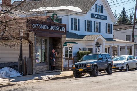 Living In Locust Valley, N.Y. - Stuey’s Smokehouse BBQ, 50 Birch Hill Road, is among the dining ...