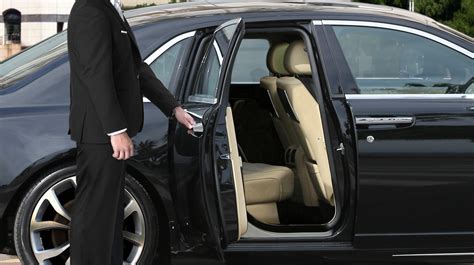 7 Occasions to Hire Professional Chauffeur Services