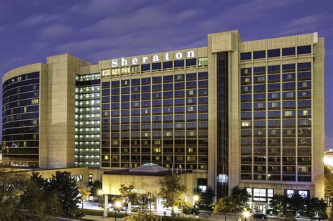 Massachusetts woman dead after jumping from 17th floor of Sheraton ...