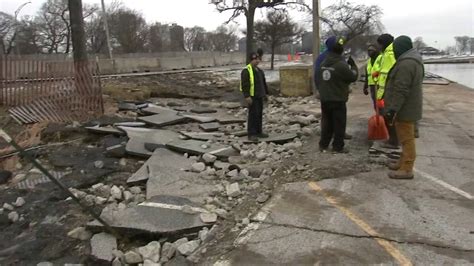 Chicago Weather: Winter storm wreaks havoc along Chicago's lakefront; crews, lakefront ...