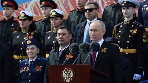 Putin Faces Military Setbacks and Disunity - The New York Times