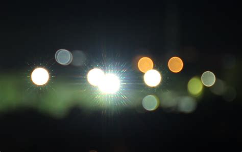 What causes this bokeh / lens flare effect? - Photography ... - Camera ...