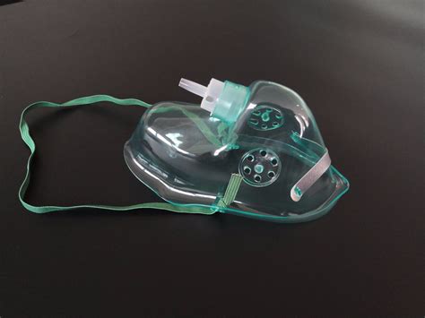 Low Price Hospital Disposable Oxygen Mask Transparent/Green - China Oxygen Mask and PVC Oxygen Mask