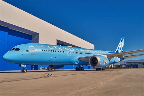 Etihad Airways unveils Manchester City FC livery on new Dreamliner – Dfly