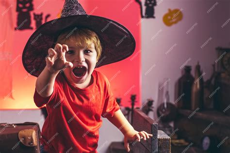 Premium Photo | Halloween child kids scary hallowen concept kid horror ...