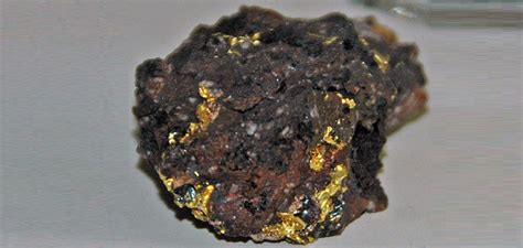 The Gold Smelting Process - Melting, Smelting & Refining - RareGoldNuggets.com