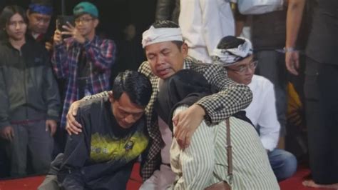 Perjuangan Guru Honorer di Purwakarta, Jualan Kopi Keliling Demi Menyambung Hidup