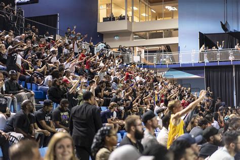 UTSC students enjoy Scarborough Shooting Stars game thanks to free ...