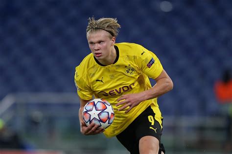 Erling Haaland not looking to leave Borussia Dortmund anytime soon