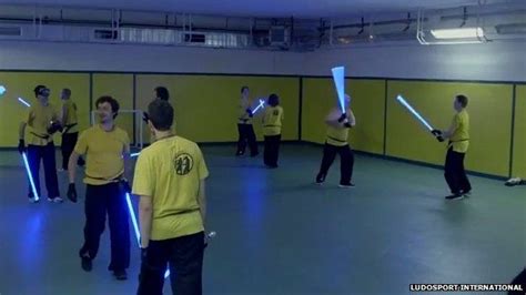 Star Wars Jedi lightsaber combat techniques taught - BBC News