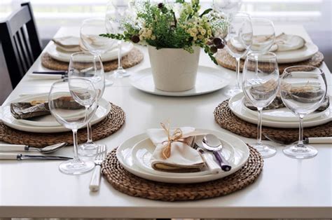 44 Fancy Table Setting Ideas for Dinner Parties and Holidays