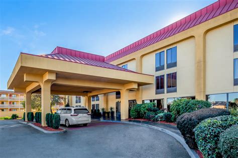 La Quinta Inn & Suites by Wyndham Oakland Airport Coliseum | Oakland, CA Hotels