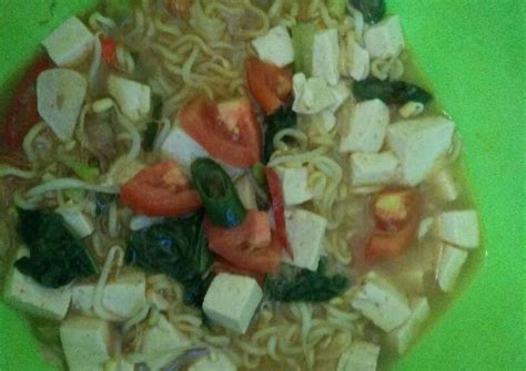 Resep Indomie kuah pedas oleh Luluk Safitri - Cookpad