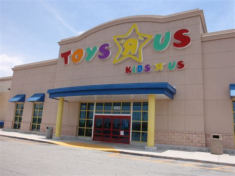 Toys R Us (Fort Myers, FL) | Located in Page Field Commons. … | Flickr