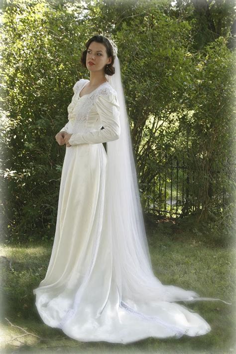 Vintage 40s satin Wedding dress - 1940s bridal dress - dress with train | 40s wedding dresses ...