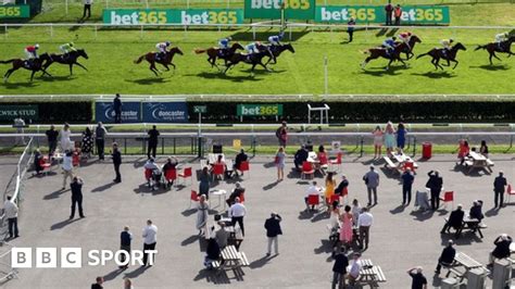 Doncaster Racecourse told to stop spectators attending St Leger meeting ...